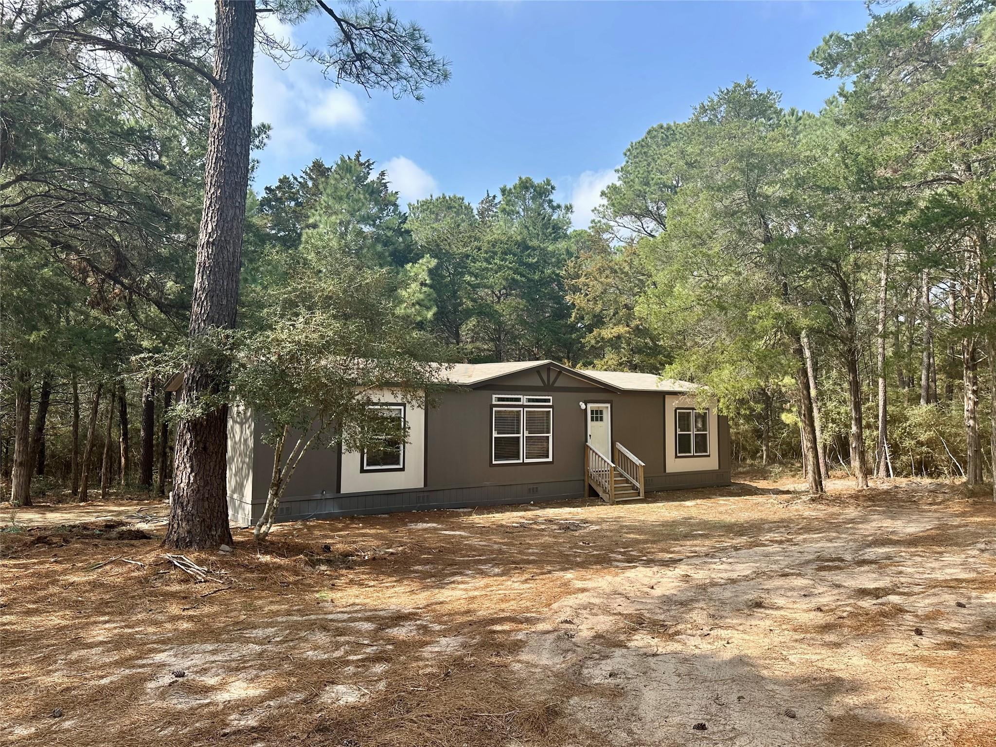 1053 Elm Crest Dr, New Ulm, TX 78950