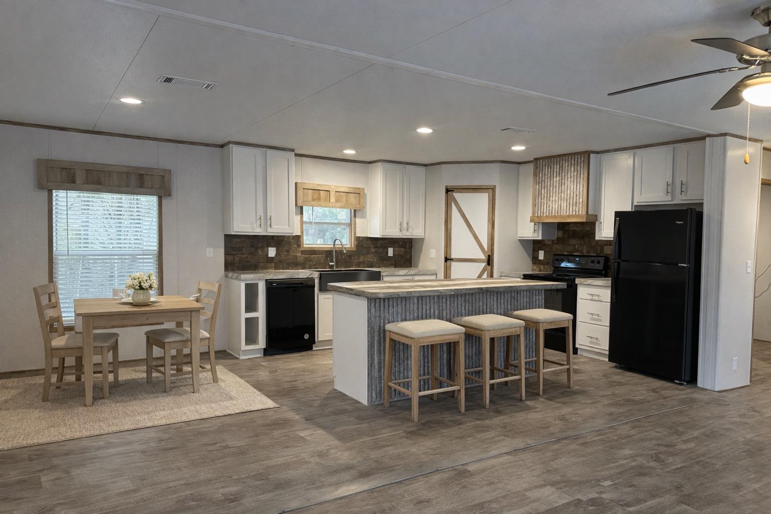 1053 Elm Crest Dr, New Ulm, TX 78950