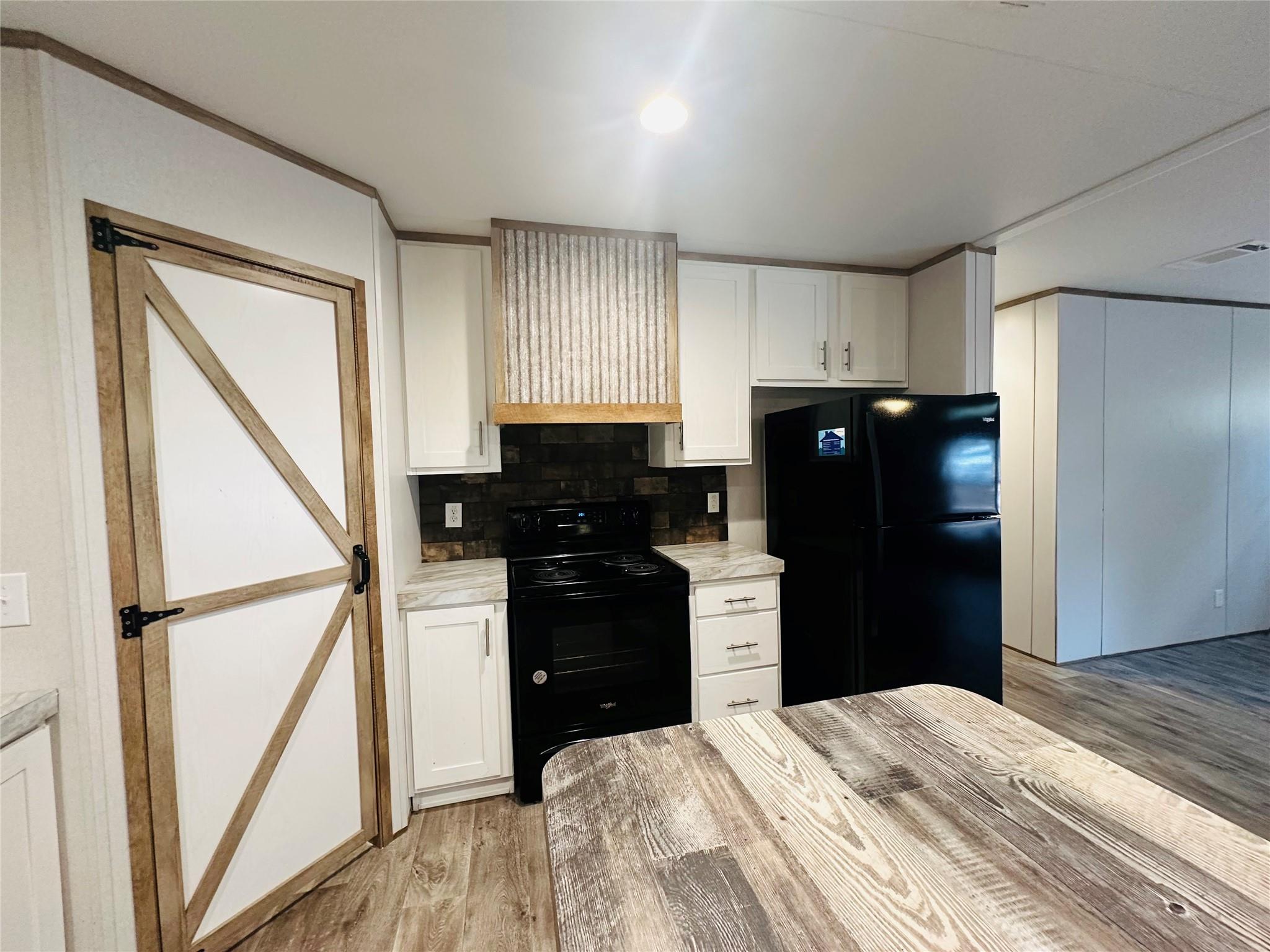 1053 Elm Crest Dr, New Ulm, TX 78950