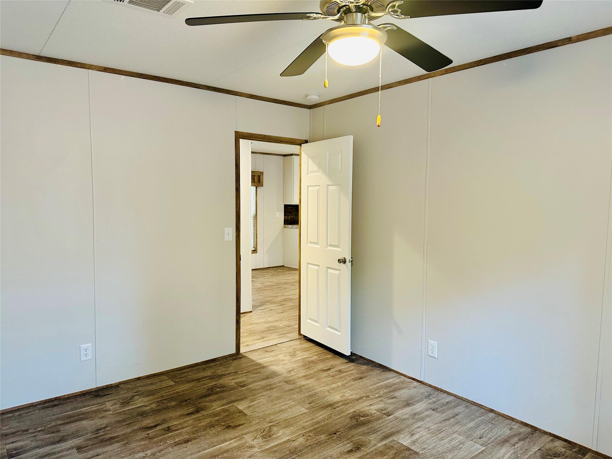 1053 Elm Crest Dr, New Ulm, TX 78950