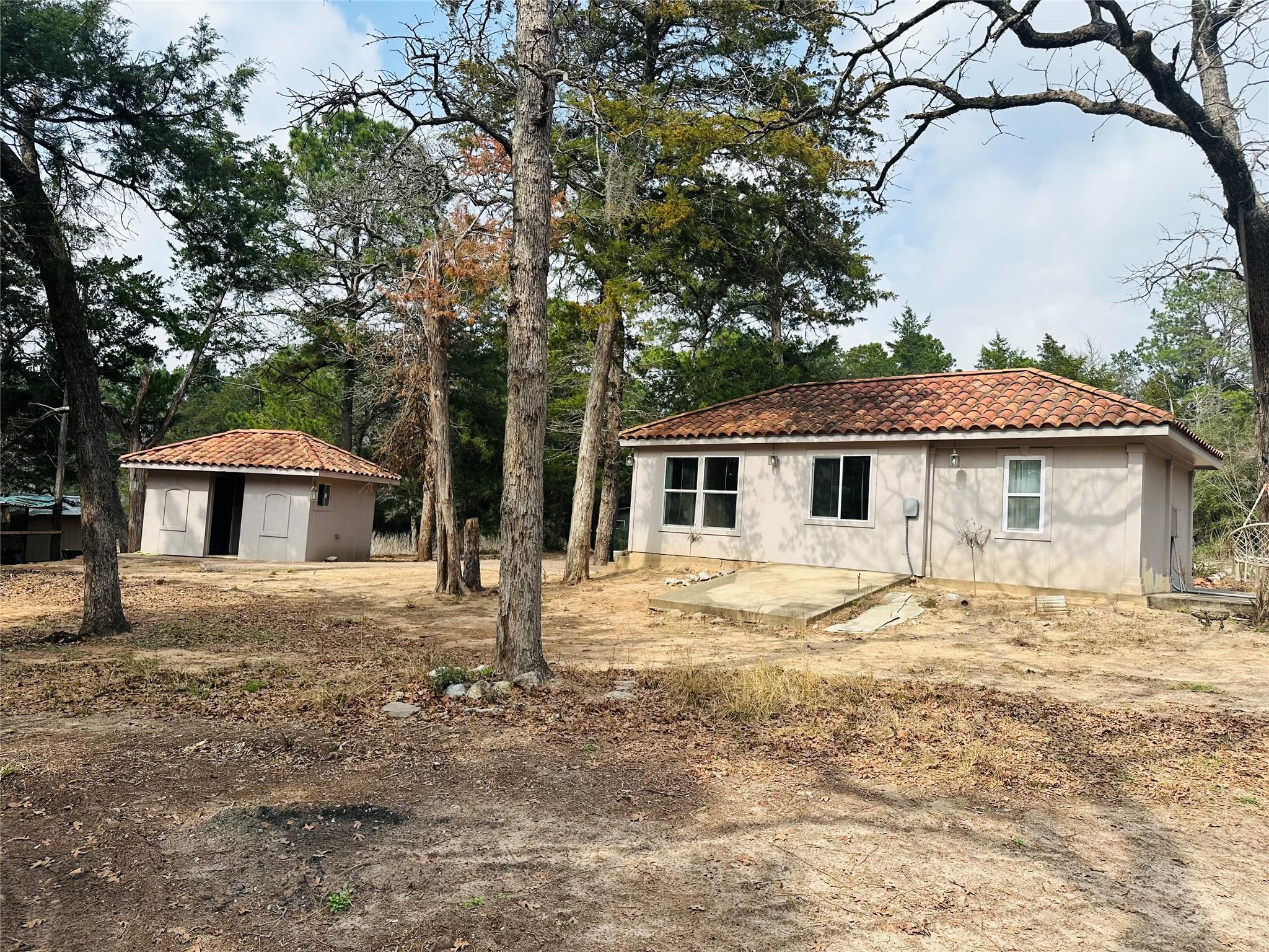 1053 Elm Crest Dr, New Ulm, TX 78950