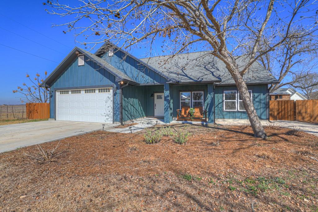 162 Friedens Church Rd, Seguin, TX 78155