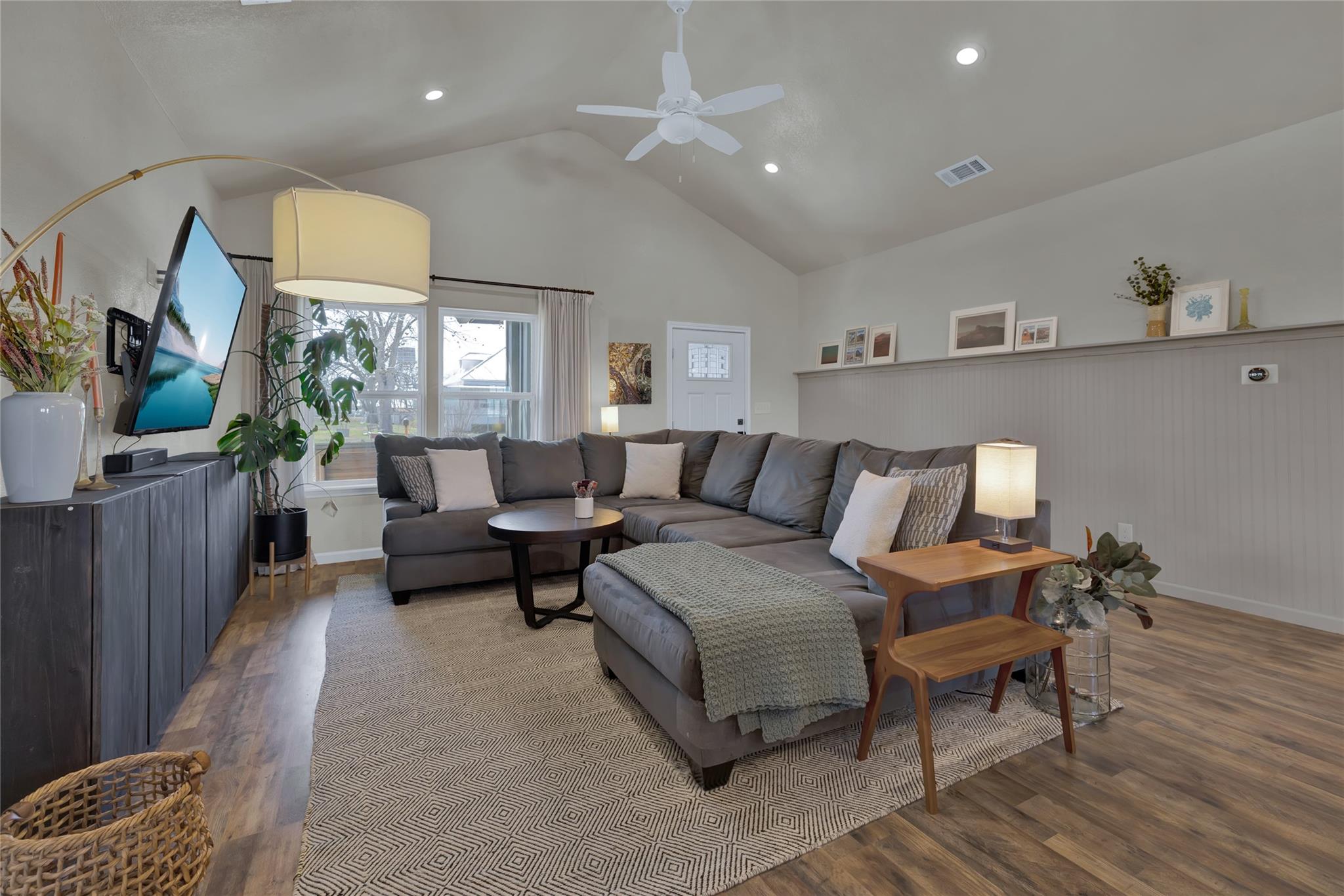 162 Friedens Church Rd, Seguin, TX 78155