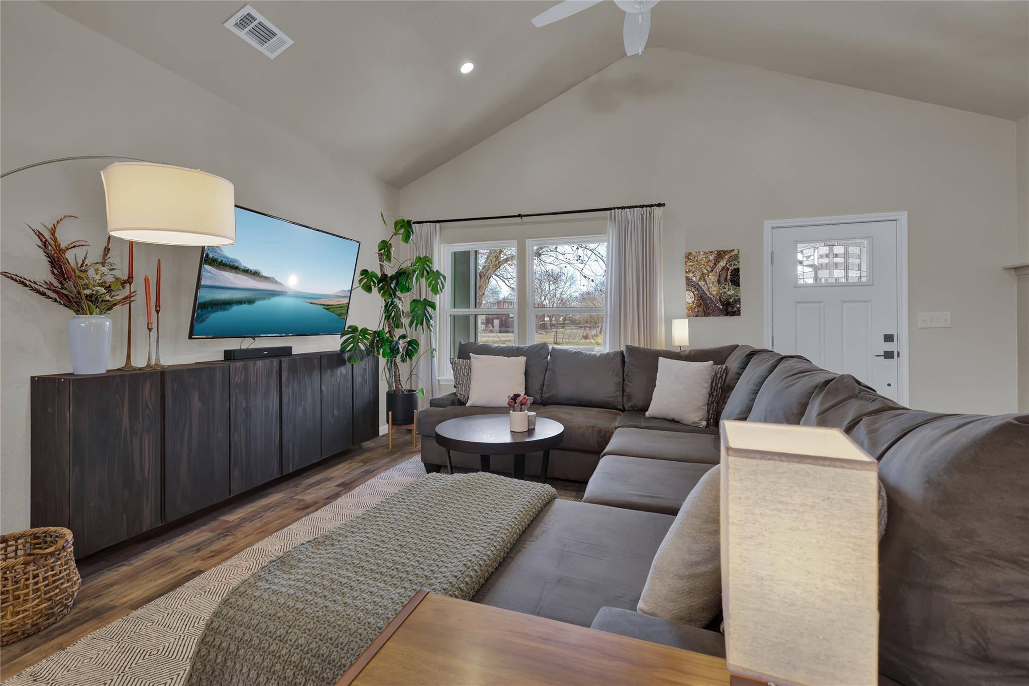 162 Friedens Church Rd, Seguin, TX 78155