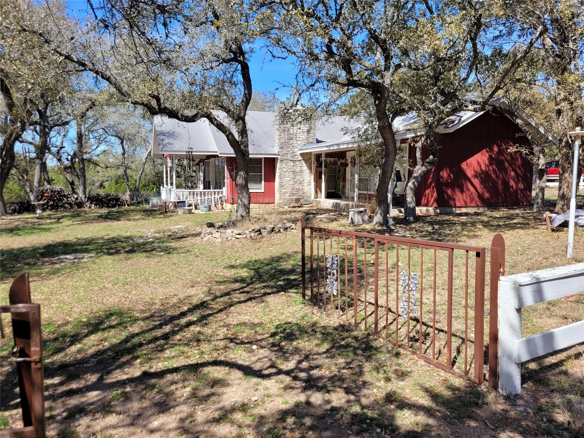 702 Cottonwood Creek Rd, Dripping Springs, TX 78620