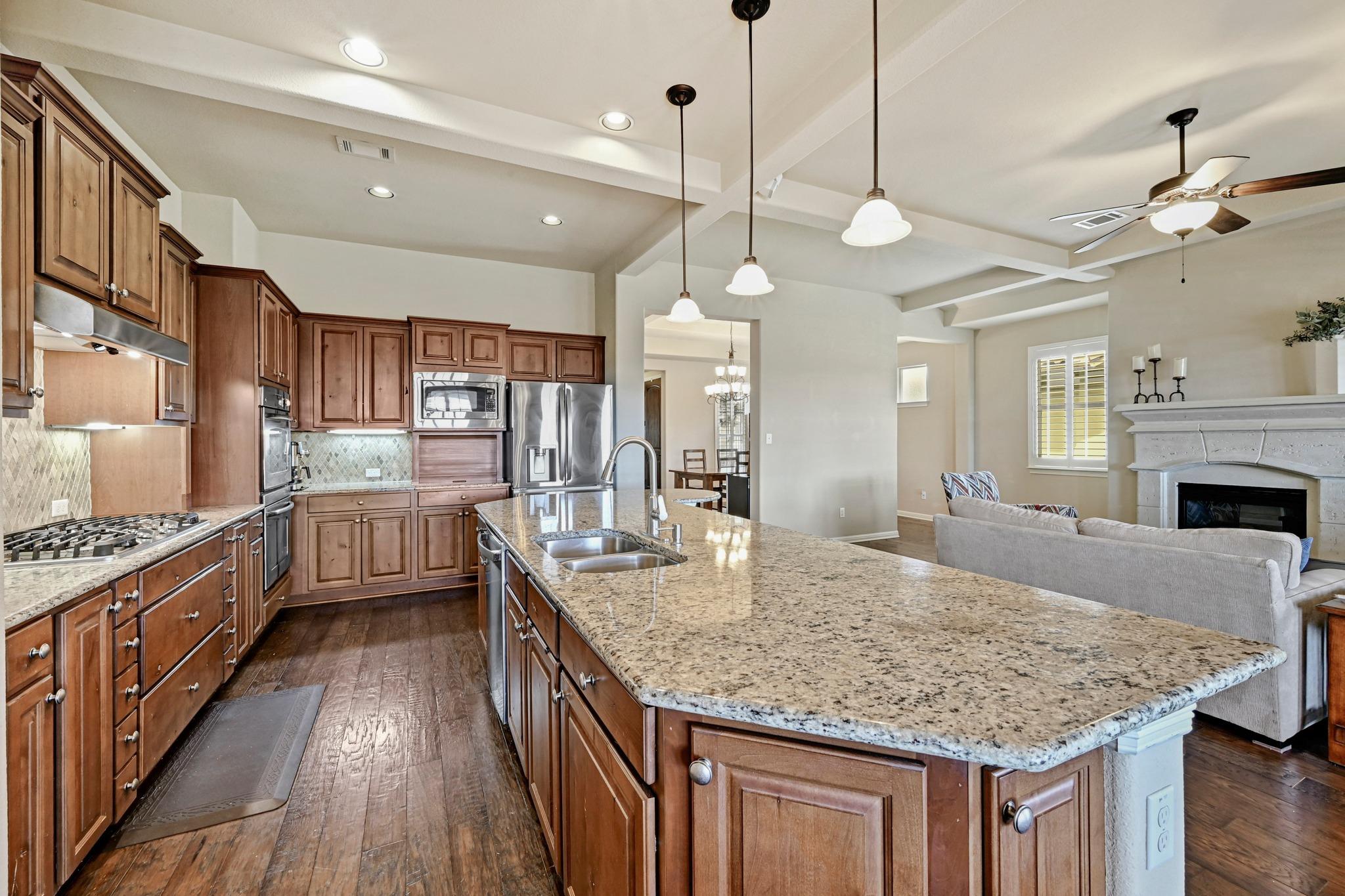 1812 Cantina Sky Dr, Leander, TX 78641