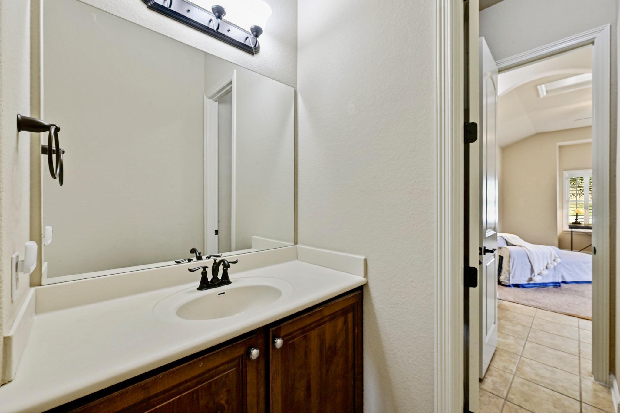 1812 Cantina Sky Dr, Leander, TX 78641