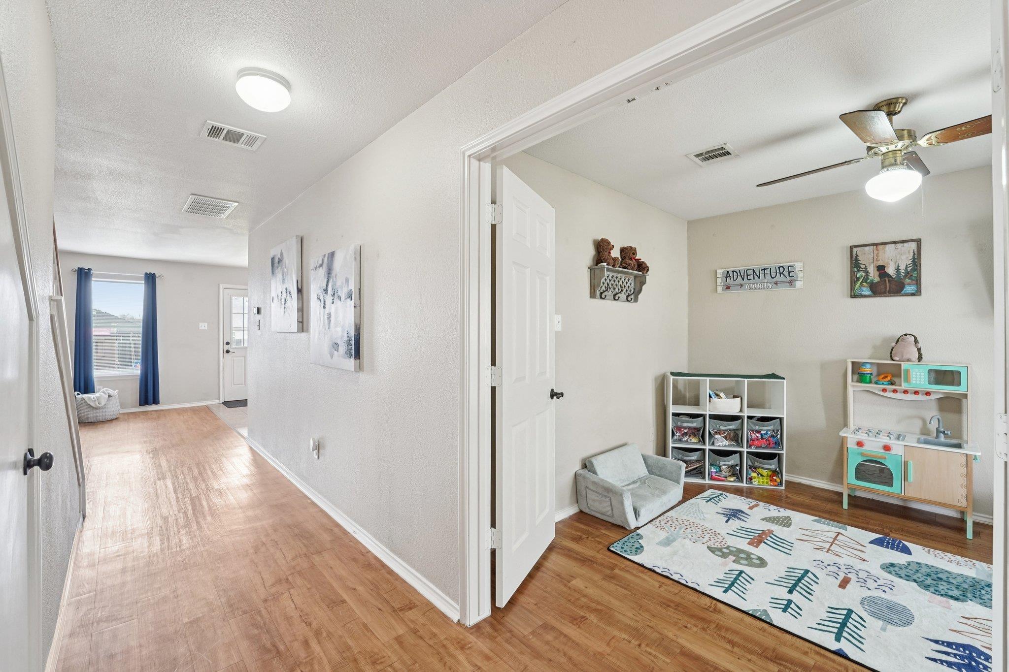 130 Killian Loop, Hutto, TX 78634