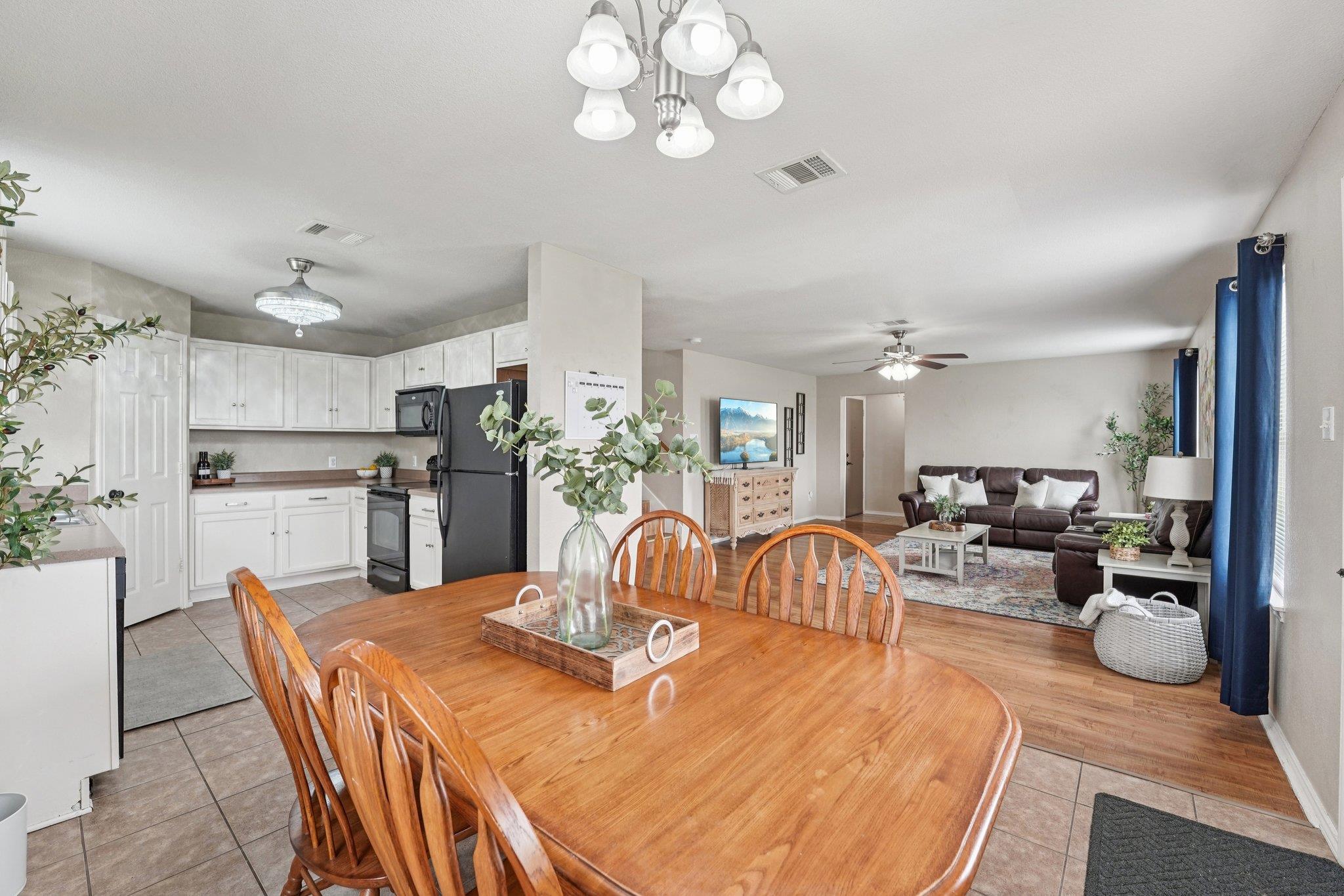 130 Killian Loop, Hutto, TX 78634