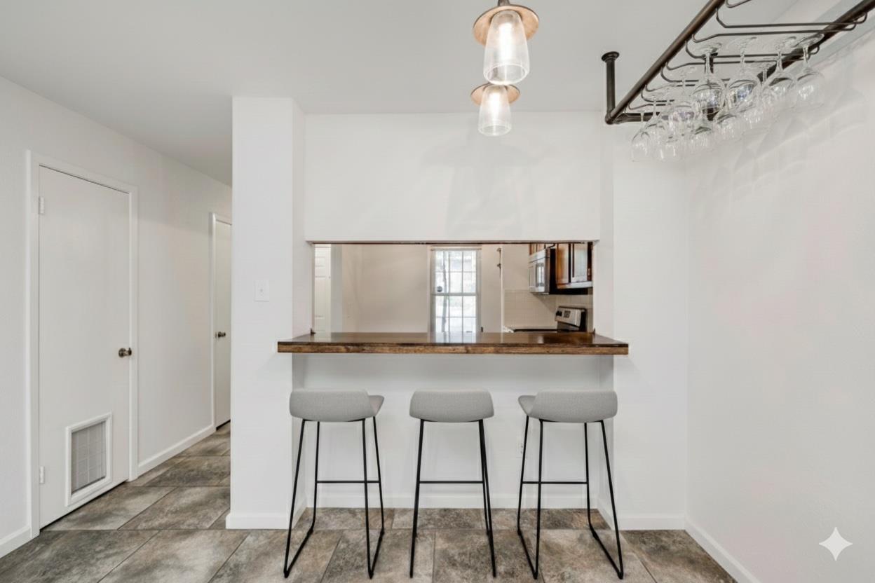 11821 Bittern Holw # 34, Austin, TX 78758