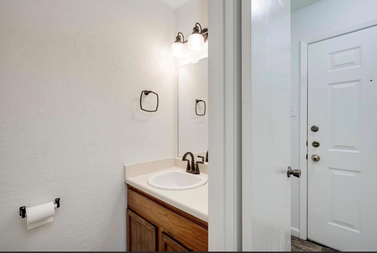 11821 Bittern Holw # 34, Austin, TX 78758