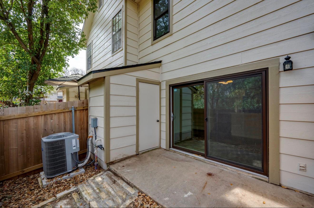 11821 Bittern Holw # 34, Austin, TX 78758