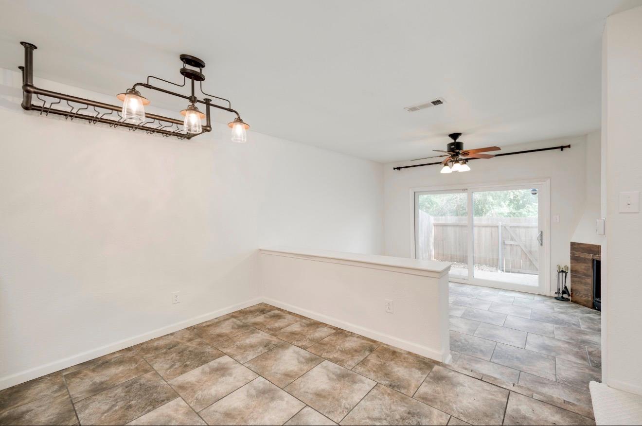 11821 Bittern Holw # 34, Austin, TX 78758