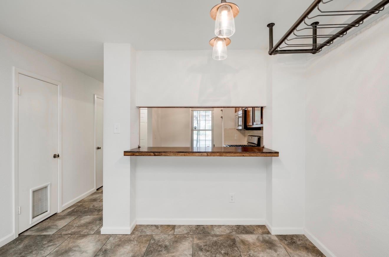 11821 Bittern Holw # 34, Austin, TX 78758