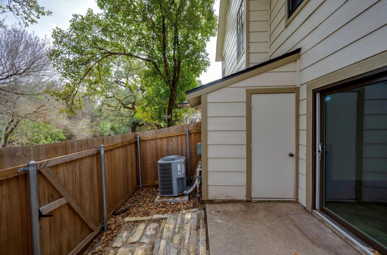 11821 Bittern Holw # 34, Austin, TX 78758