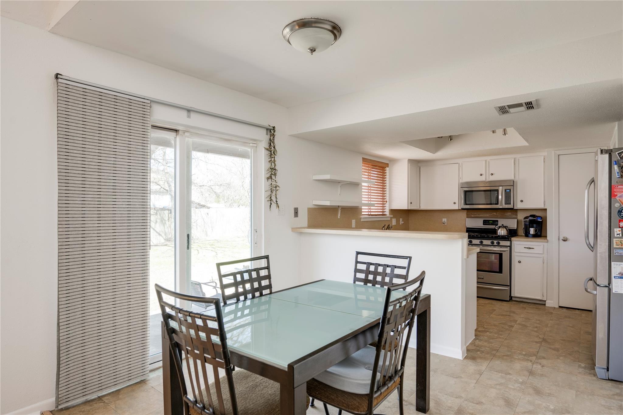 2004 Abbey Cir, Austin, TX 78727