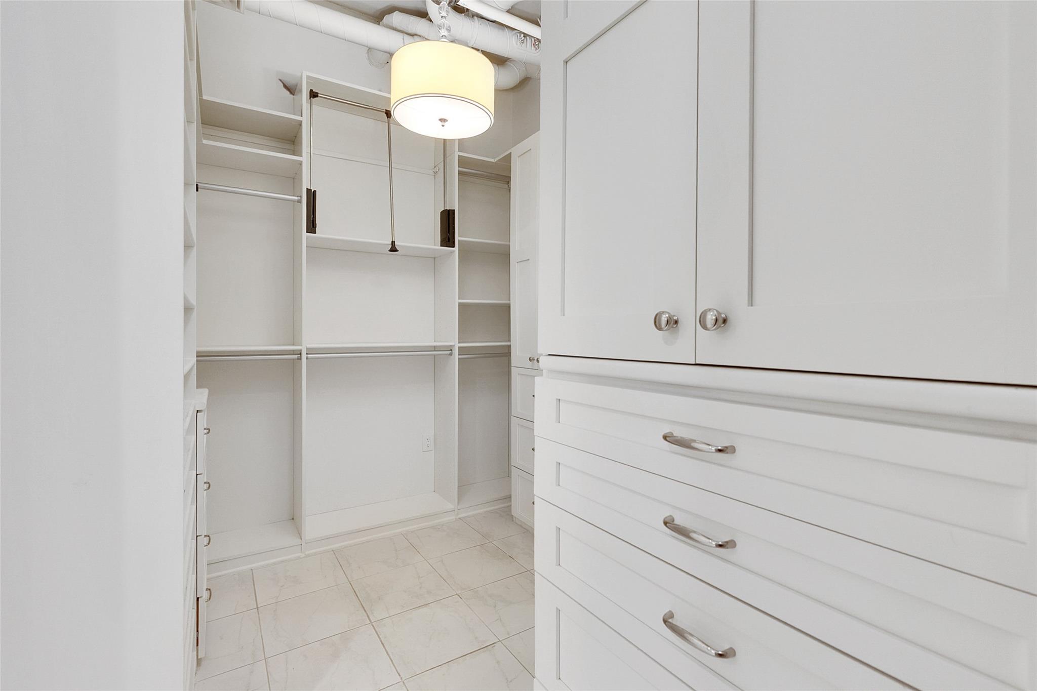 800 W 5th St # 1008, Austin, TX 78703