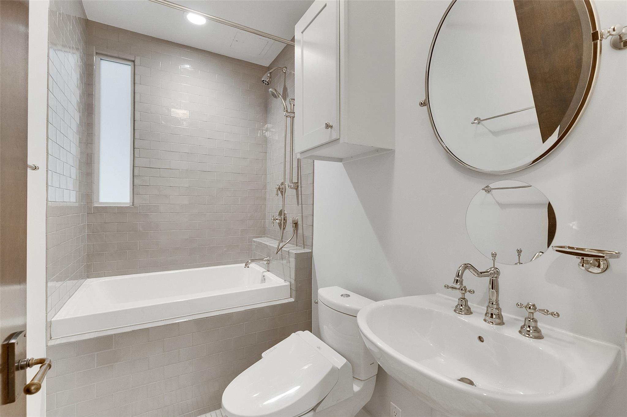 800 W 5th St # 1008, Austin, TX 78703