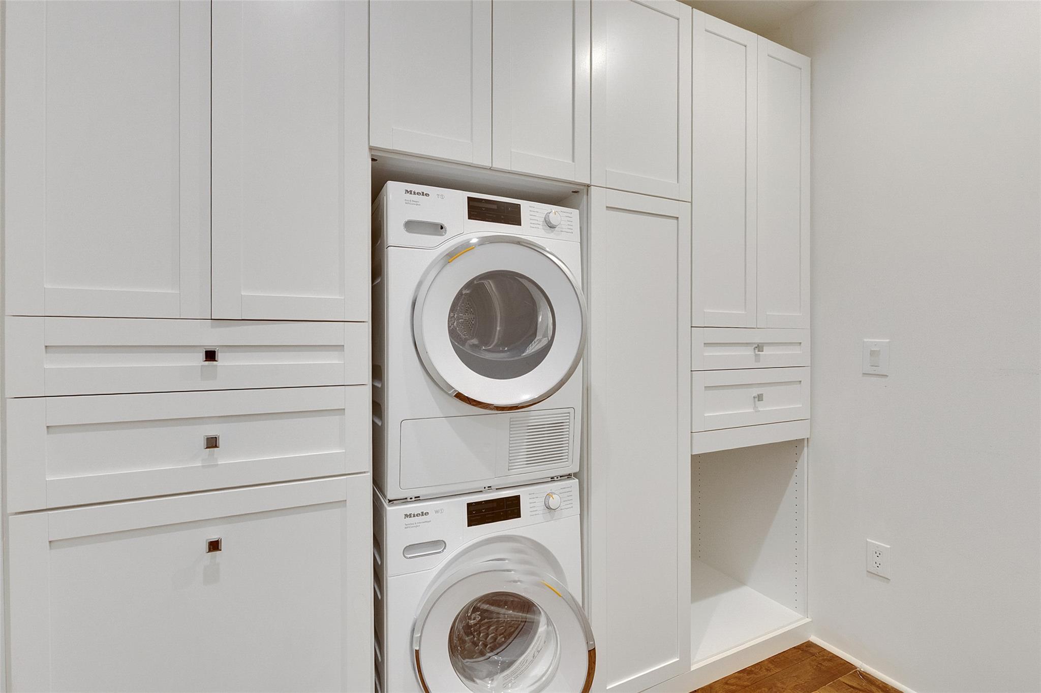 800 W 5th St # 1008, Austin, TX 78703