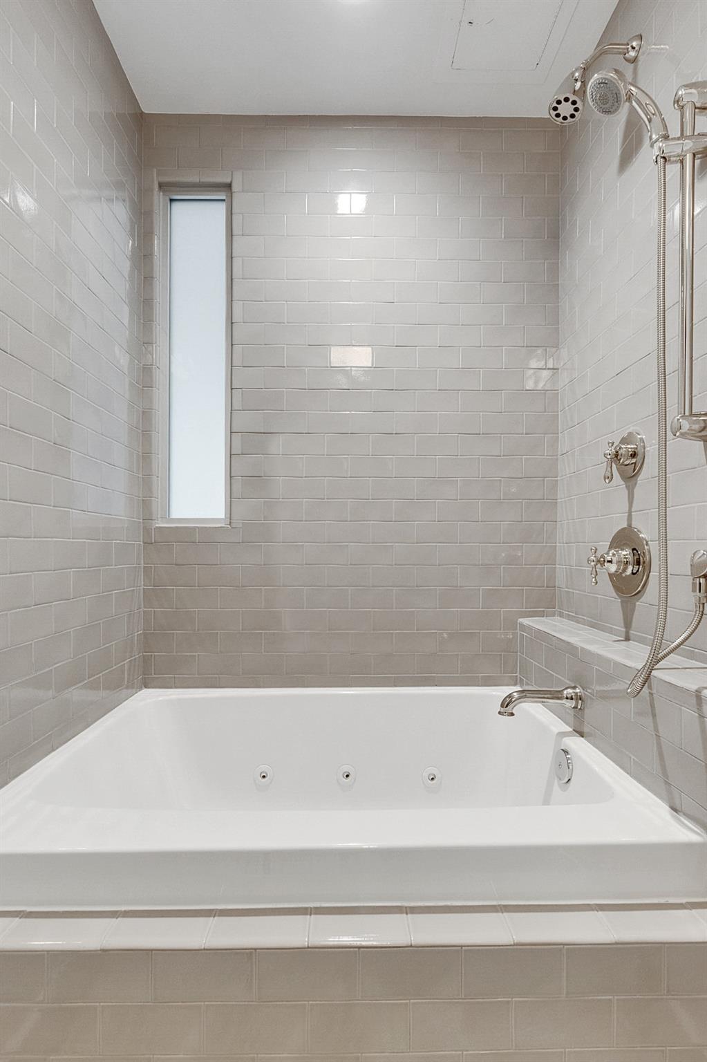 800 W 5th St # 1008, Austin, TX 78703