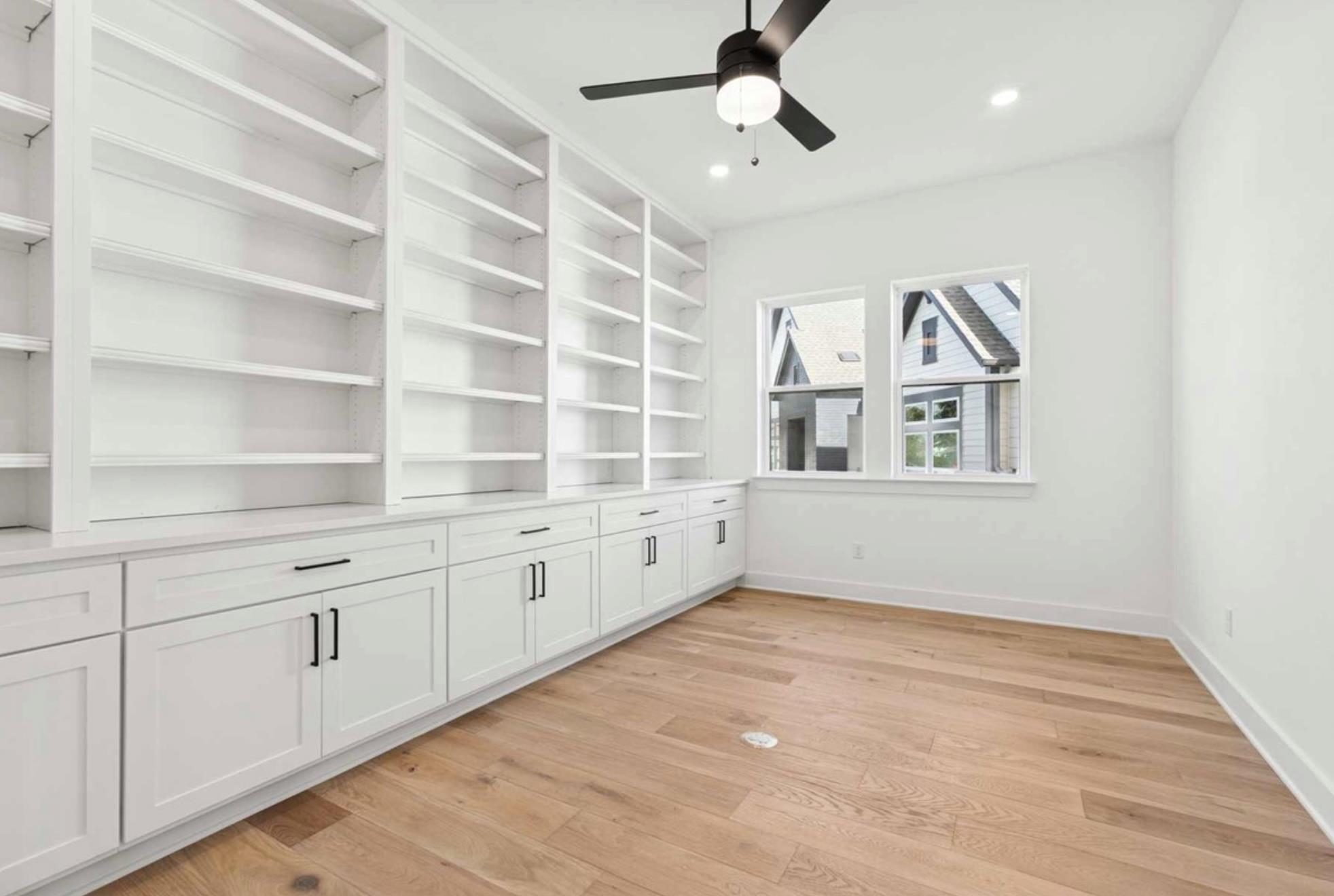 439 Vail River Rd, Dripping Springs, TX 78620