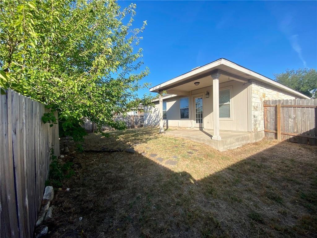 111 Salado Dr, Kyle, TX 78640