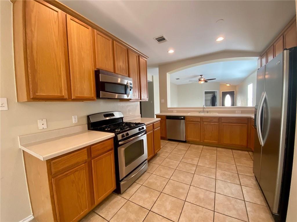 111 Salado Dr, Kyle, TX 78640