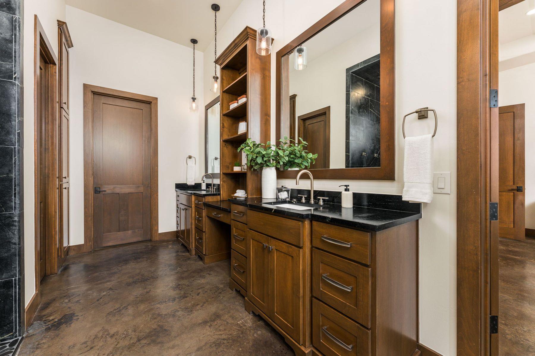 7724 Lynchburg Dr, Austin, TX 78738