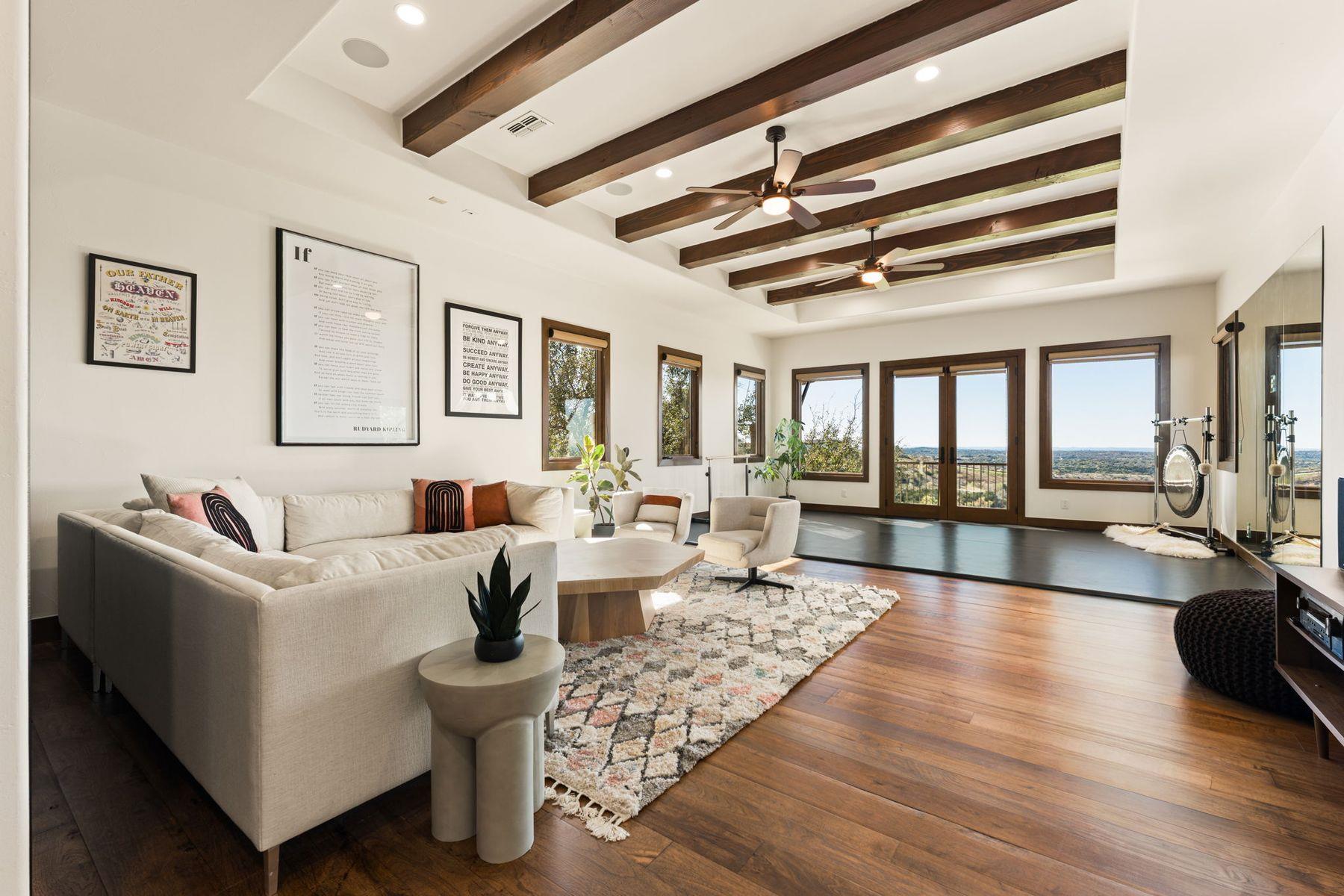 7724 Lynchburg Dr, Austin, TX 78738