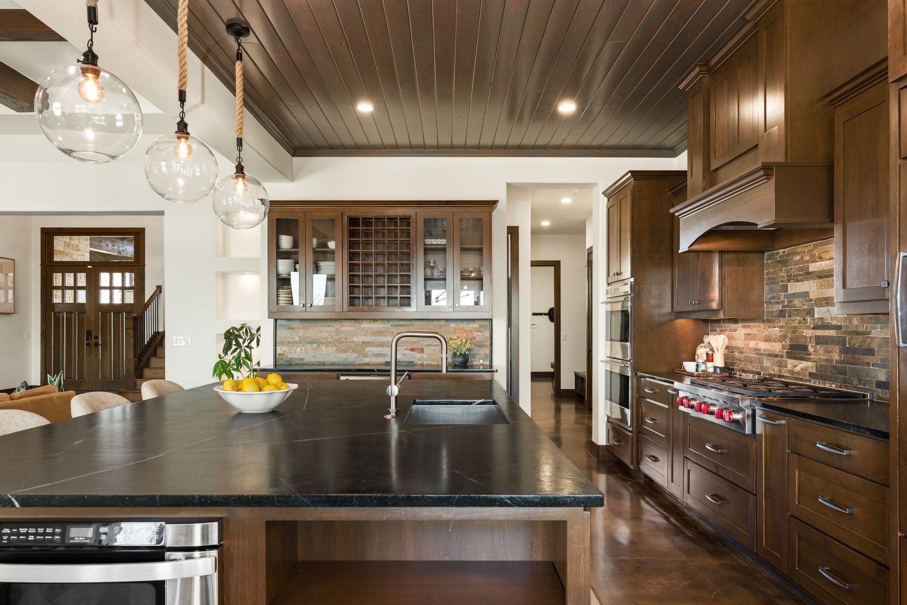 7724 Lynchburg Dr, Austin, TX 78738