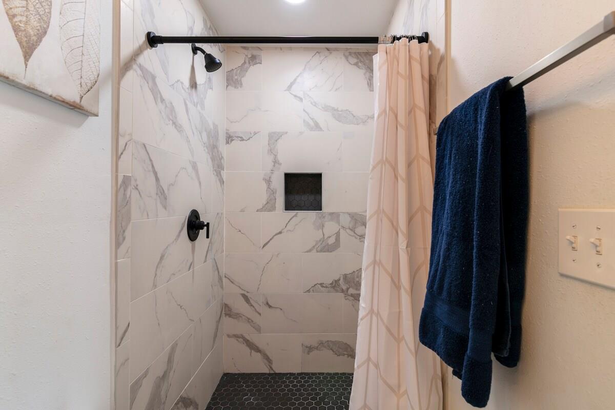 1707 Deerfield Dr, Austin, TX 78741