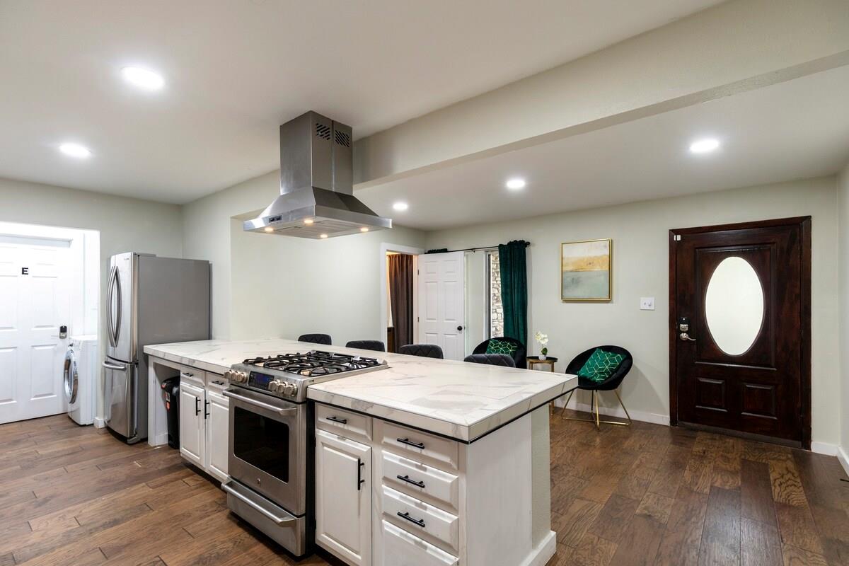 1707 Deerfield Dr, Austin, TX 78741