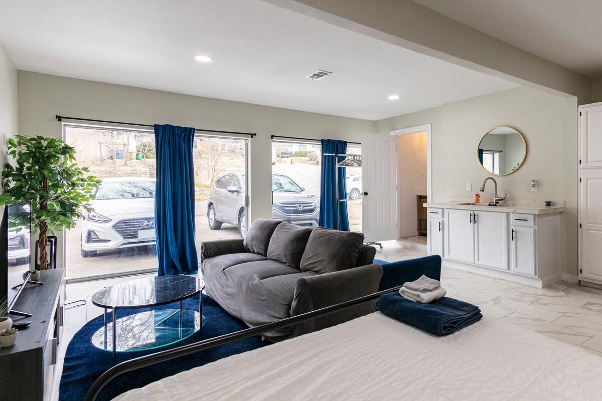 1707 Deerfield Dr, Austin, TX 78741