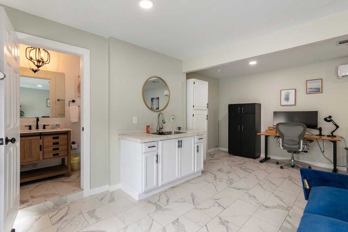 1707 Deerfield Dr, Austin, TX 78741