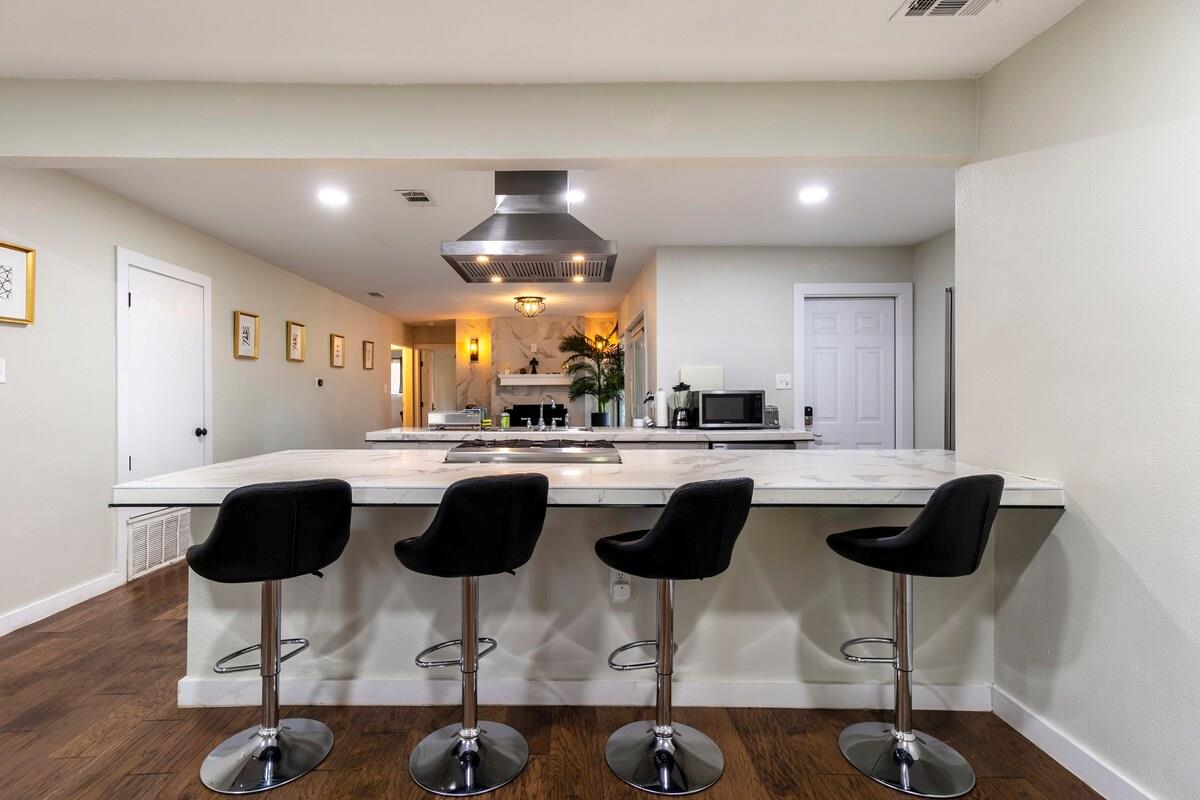 1707 Deerfield Dr, Austin, TX 78741