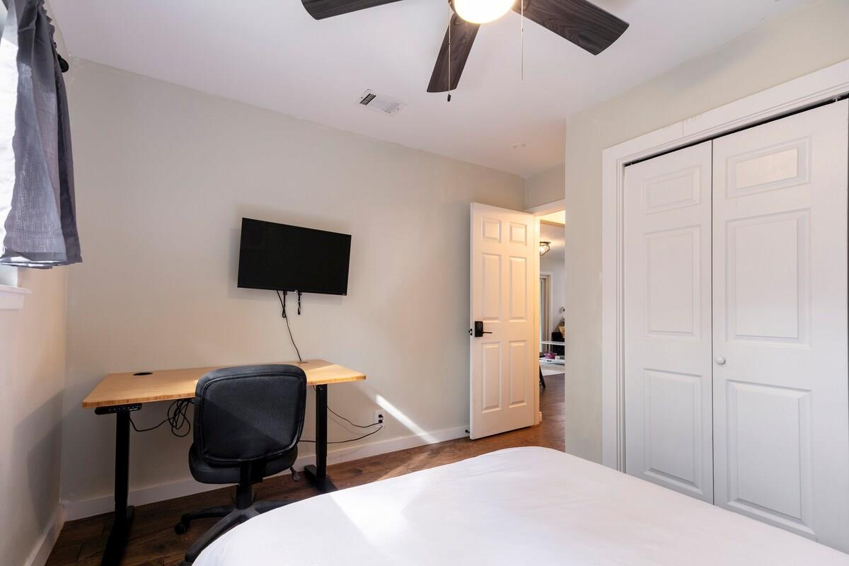 1707 Deerfield Dr, Austin, TX 78741