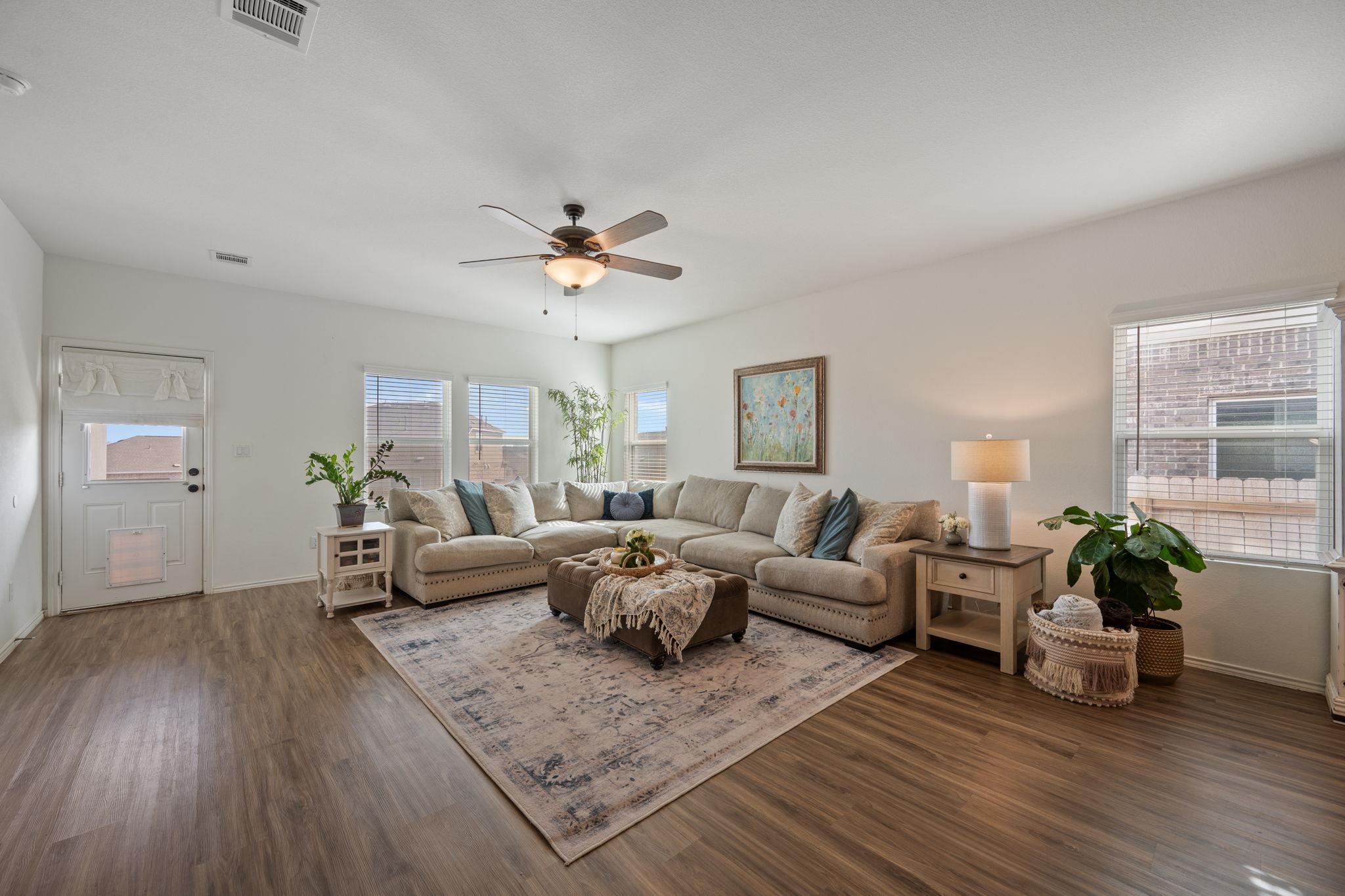 705 Mallow Rd, Leander, TX 78641