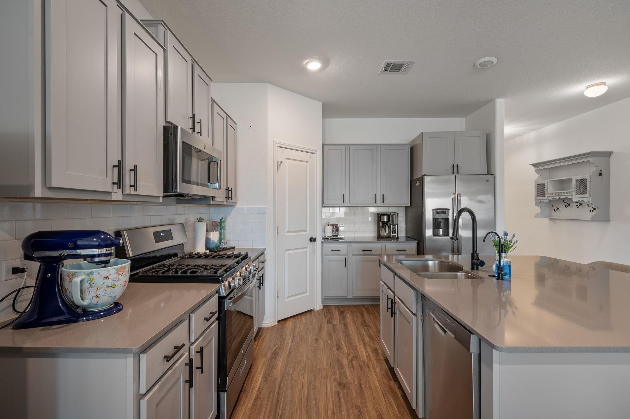 705 Mallow Rd, Leander, TX 78641