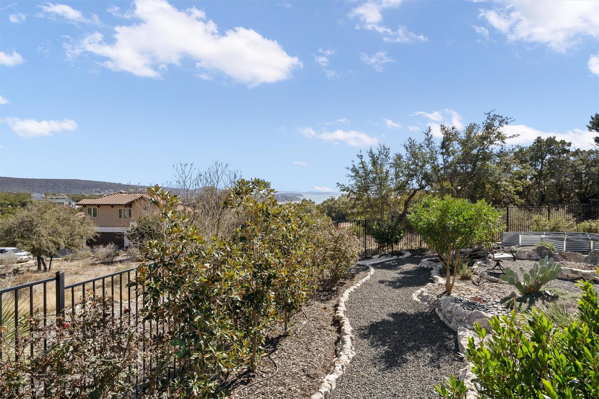 8600 Kelly Cv N, Jonestown, TX 78645