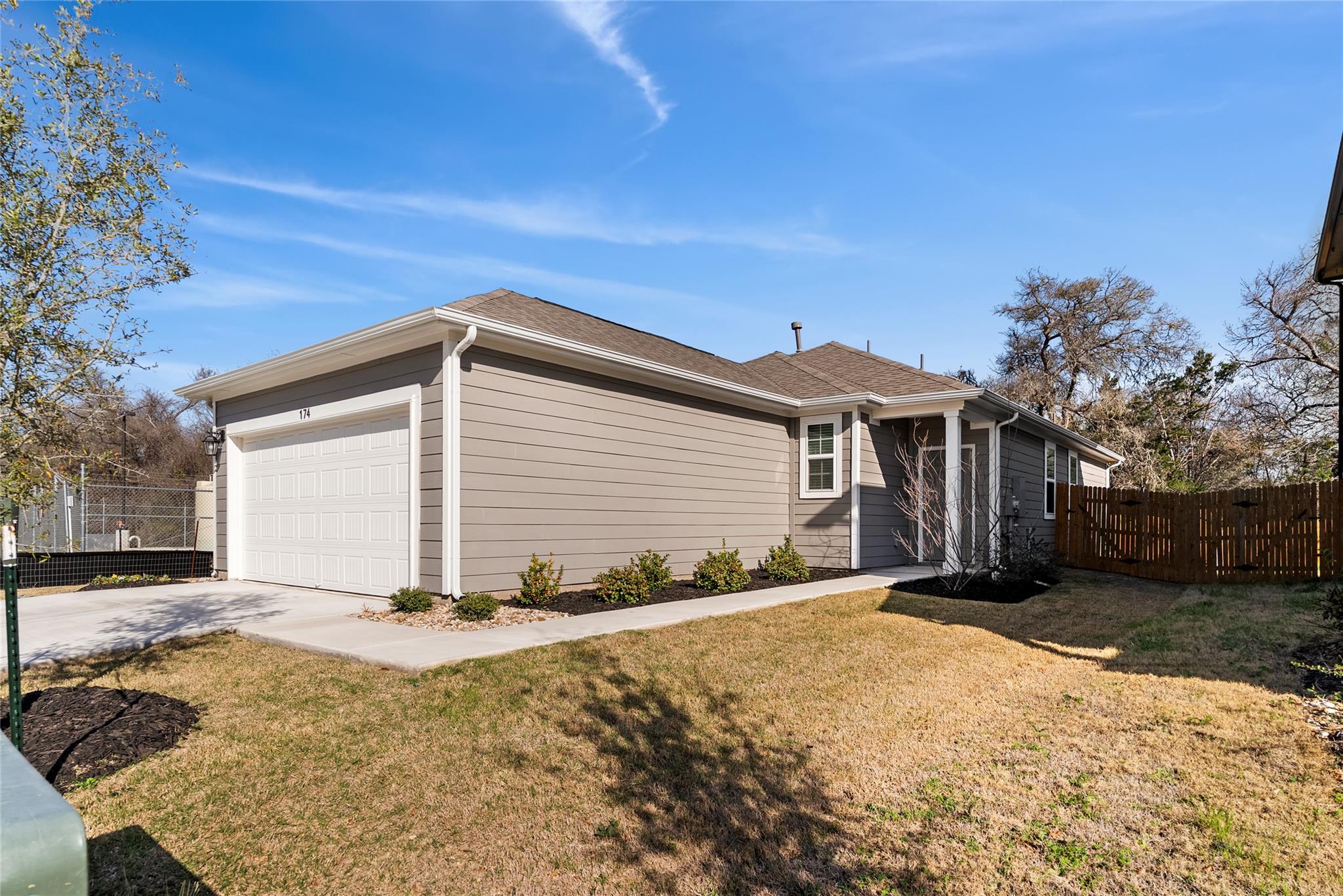 174 Bendecido Loop, Elgin, TX 78621