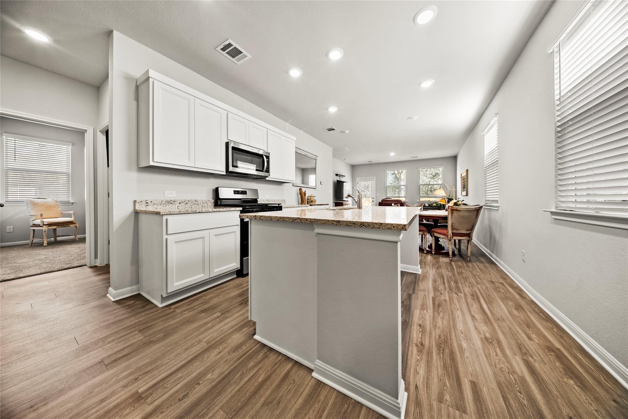 174 Bendecido Loop, Elgin, TX 78621