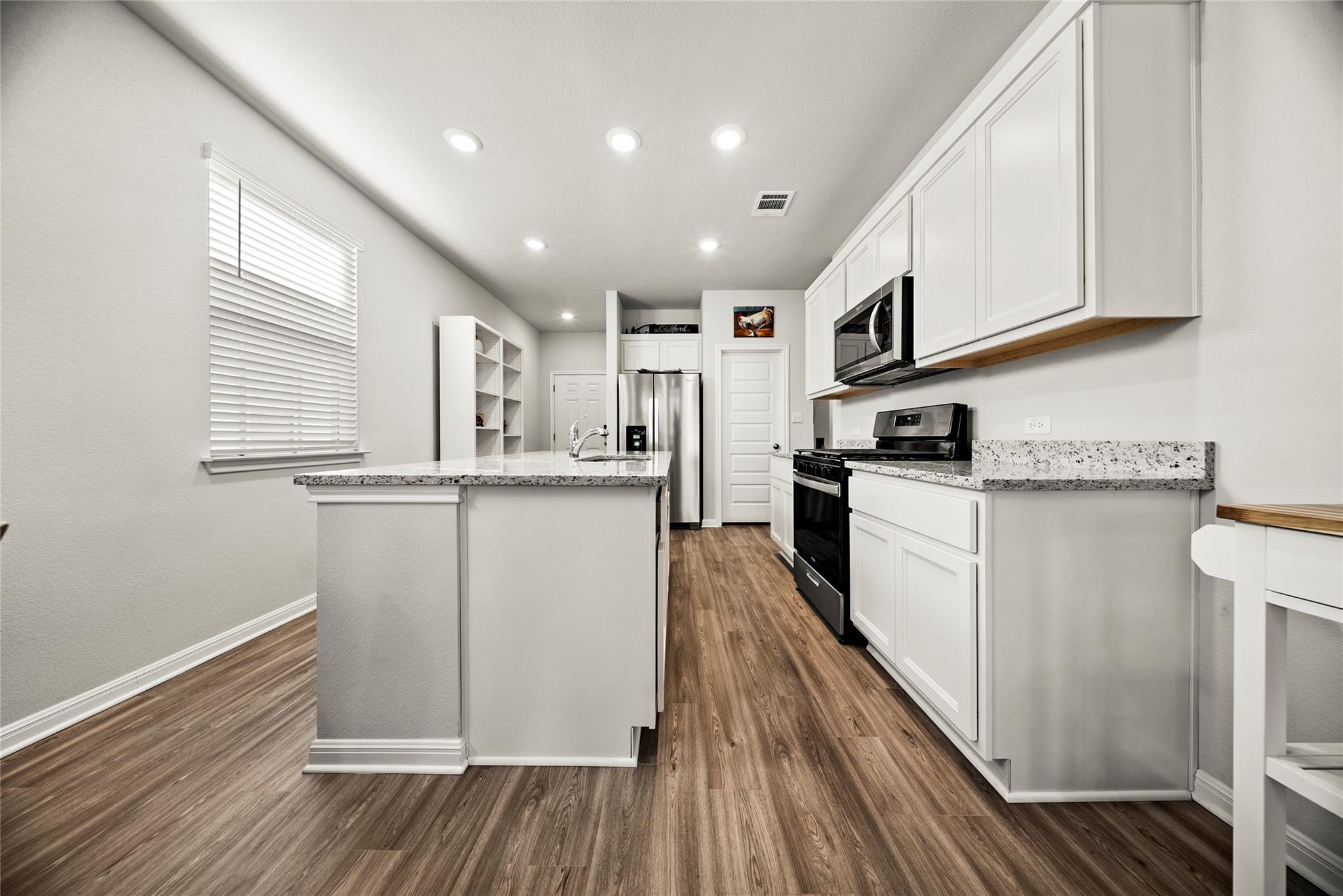 174 Bendecido Loop, Elgin, TX 78621