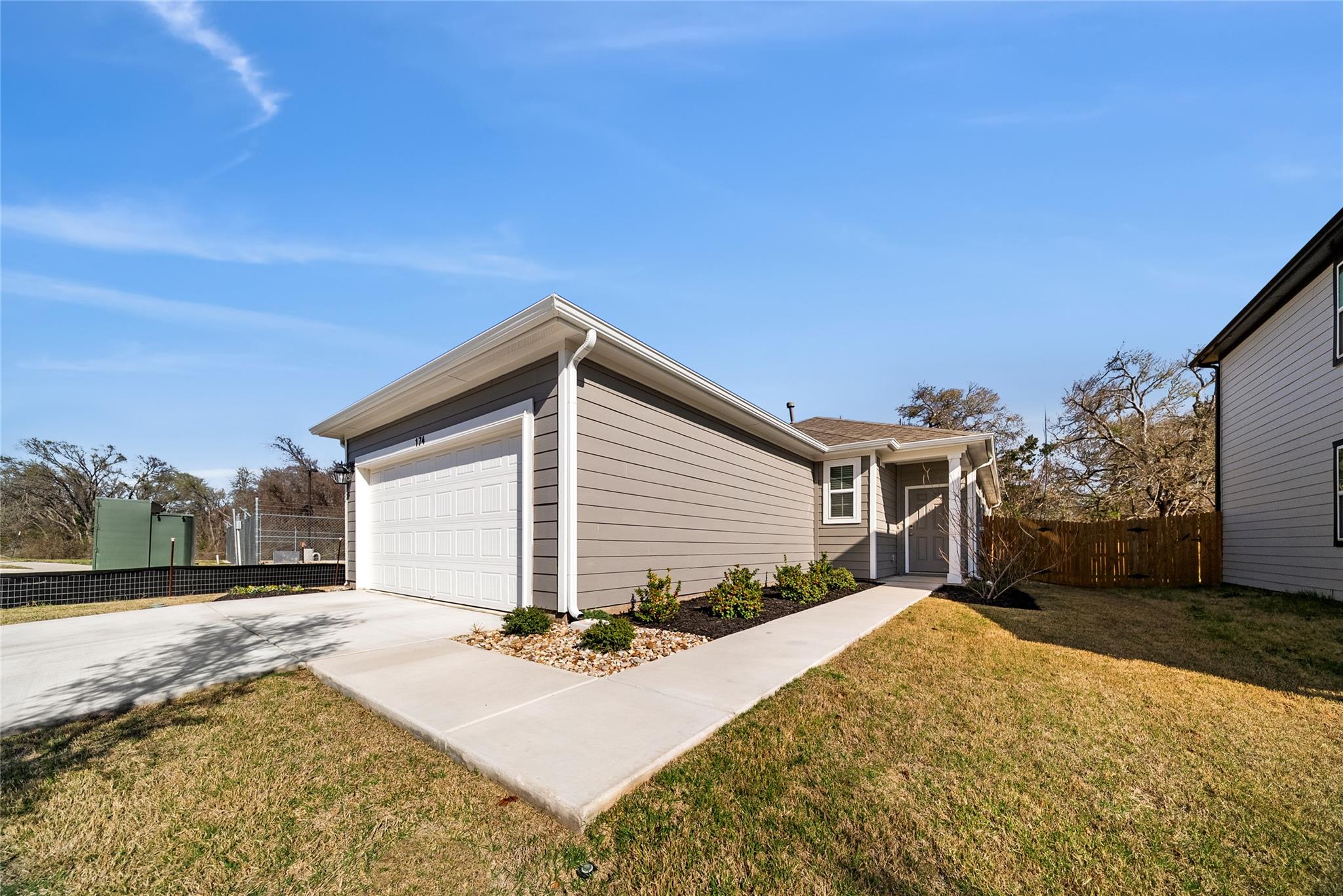 174 Bendecido Loop, Elgin, TX 78621