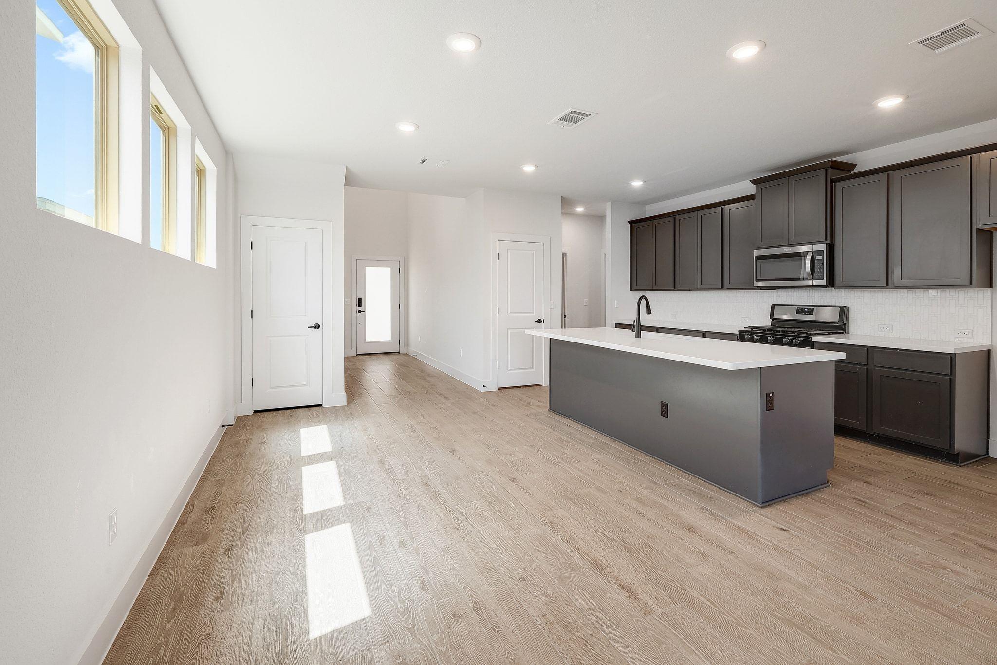 6111 Dumfries Ln, Austin, TX 78744