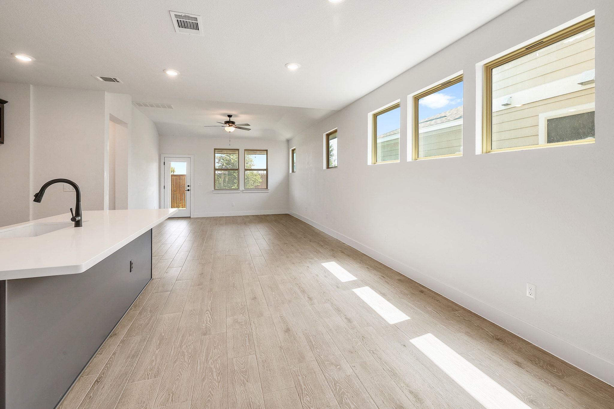 6111 Dumfries Ln, Austin, TX 78744