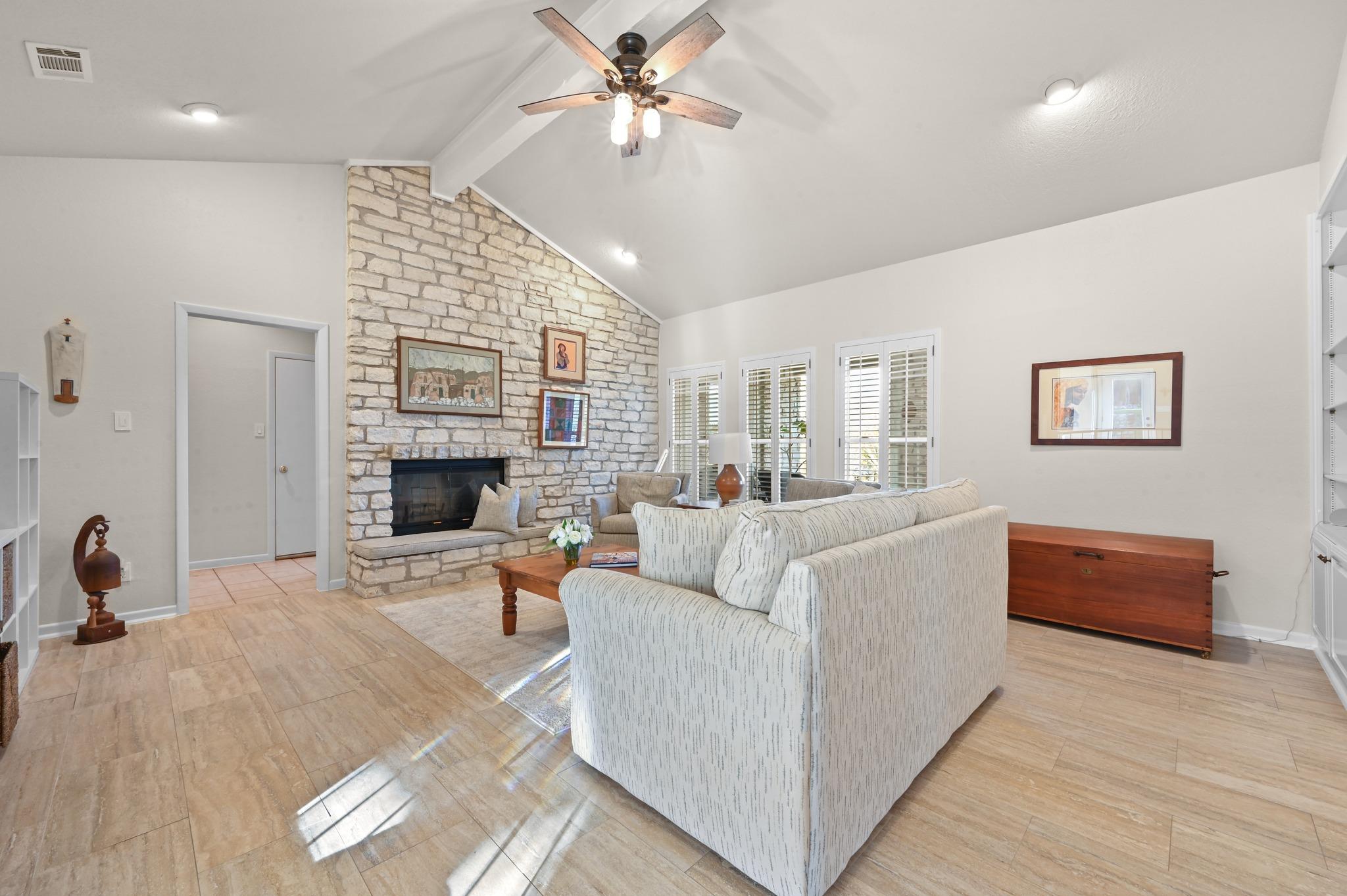 308 Nautilus Ave, Lakeway, TX 78738