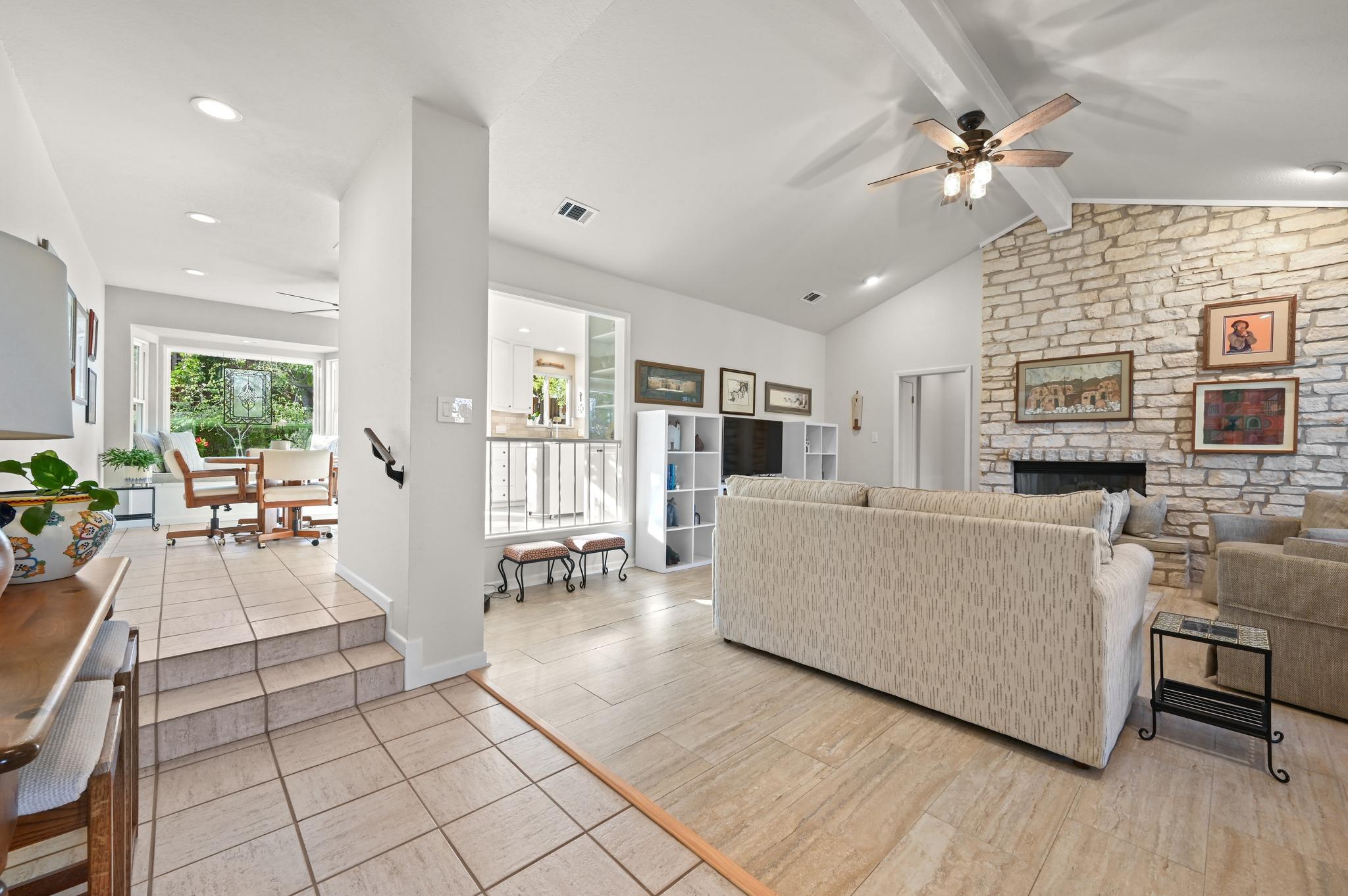 308 Nautilus Ave, Lakeway, TX 78738