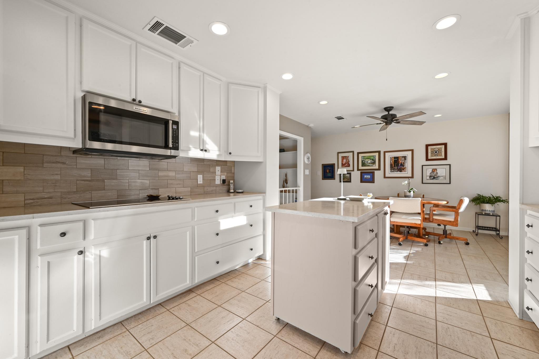 308 Nautilus Ave, Lakeway, TX 78738