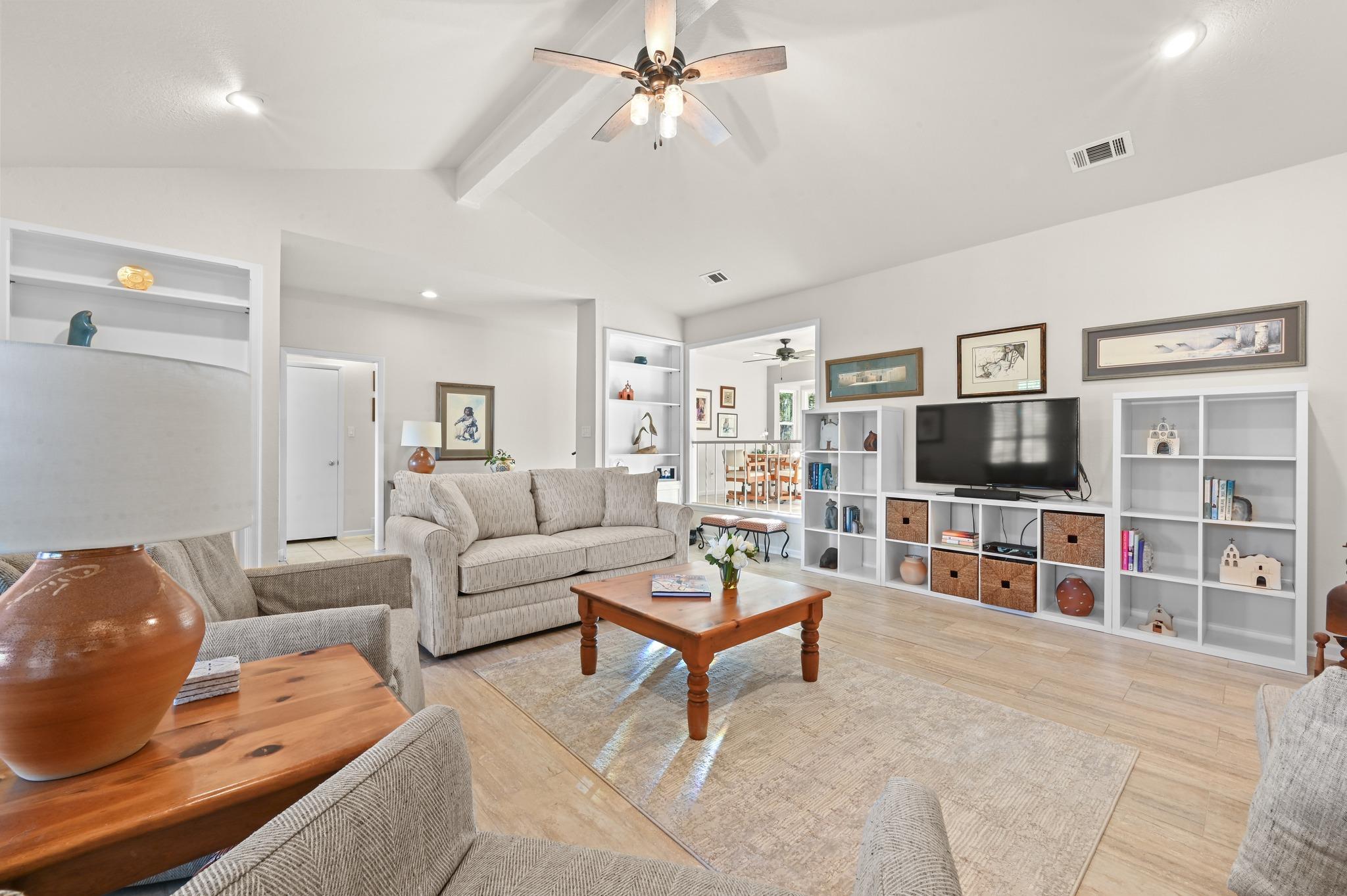 308 Nautilus Ave, Lakeway, TX 78738