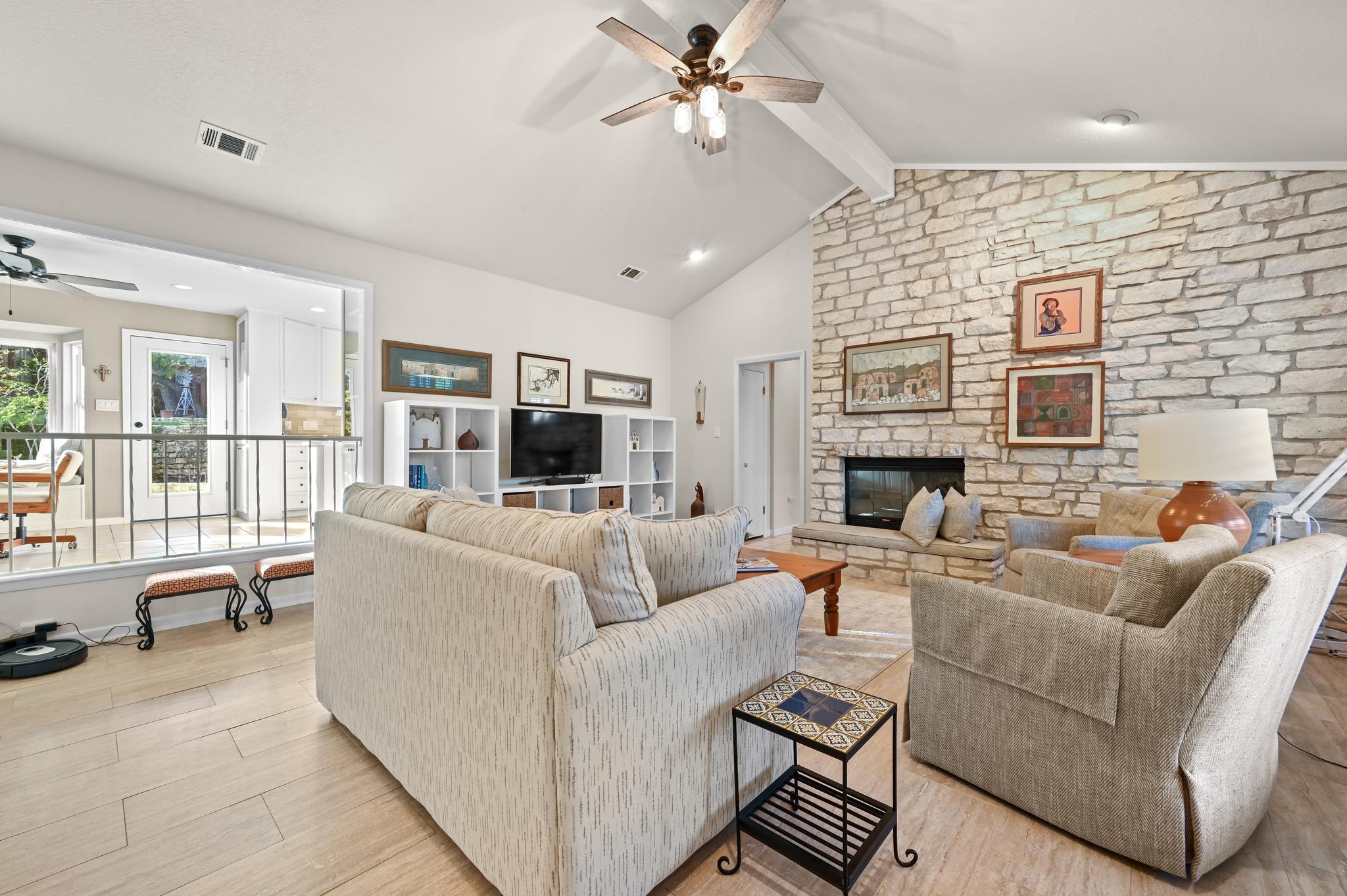 308 Nautilus Ave, Lakeway, TX 78738